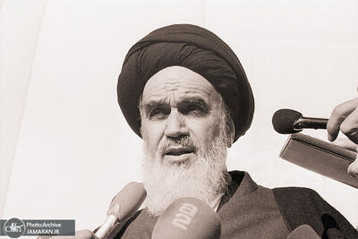  فرزندان انقلابی‌ام، ای کسانی که لحظه‌ای حاضر نیستید که از غرور مقدستان دست بردارید می‌دانم که به شما سخت می‌گذرد؛ ولی مگر به پدر پیر شما سخت نمی‌گذرد؟