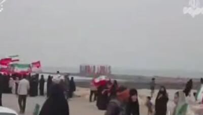 زنجیره انسانی جانفدایان خلیج فارس در شهرها و جزایر استان هرمزگان برای دفاع از تنگه هرمز پرچم برافراشتند