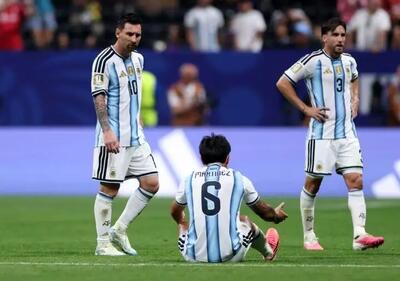  گیر کردن درِ اتوبوس آرژانتین پیش از فینال؛ سوژه تازه شبکه‌های اجتماعی - پارس فوتبال