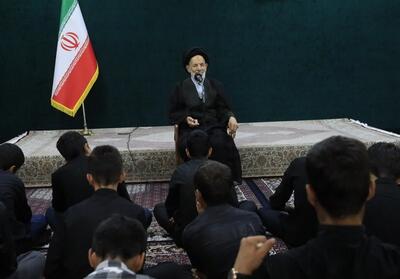  طلاب علوم دینی کلید نجات و هدایت جامعه بشری هستند - تسنیم