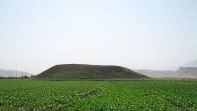  «تپه تیغن»؛ نگینی تاریخی در دل مزارع دره‌شهر (+عکس)