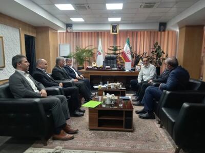  استاندار اردبیل مطالبات جامعه ایثارگری را با رئیس بنیاد شهید کشور پیگیری کرد