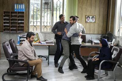  پوستر «ماه پنهان» در آستانه اکران رونمایی شد