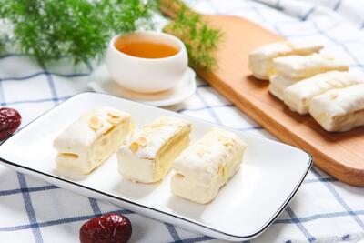  طرز تهیه شیرینی پفک بادامی خوشمزه و مقوی