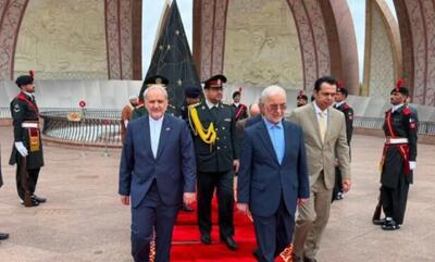  آغاز برنامه‌های رسمی وزیر کشور در اسلام‌آباد؛ بازدید از بنای تاریخی پاکستان