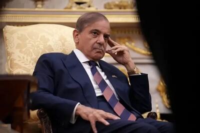 ابراز نگرانی شهباز شریف درباره تشدید تنش در خلیج فارس / پاکستان از همه طرفها میخواهد که خویشتنداری پیشه کرده و از هرگونه اقدامی که میتواند منطقه را بیثبات کند، خودداری کنند