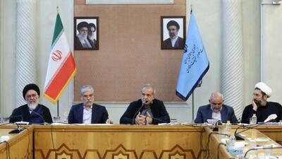 پزشکیان: سرمایه انسانی مهمترین مزیت راهبردی ایران است/ تأکید بر ضرورت تحول در نگاه به آموزش عالی