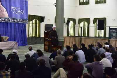  امام جمعه موقت اهواز: پاسداری از میراث فکری و معنوی قائد شهید مهمترین مسوولیت امروز است