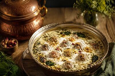  آموزش آشپزی / طرز تهیه آش ماست بدون حبوبات؛ یک وعده سبک و مجلسی