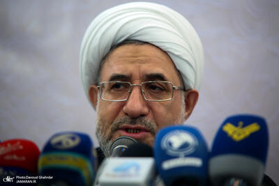 آیت‌الله اراکی: نباید کاری کنیم که رهبر انقلاب از اصول خود کوتاه بیاید/ باید تحلیل کنیم که چرا رهبر فرمودند من به‌طور اصولی نظر دیگری داشتم، ولی برخی اصرار داشتند/ ما اعتراضی به شورای عالی امنیت ملی یا دولت نداریم، اما لازم است بفهمیم قضیه چگونه است