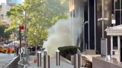  ویدئوی جدید از حادثه امنیتی مقابل ساختمان FBI و لحظه دستگیری مرد ۴۳ ساله/ دلیل انفجار مقابل ساختمان فدرال نیویورک چه بود؟