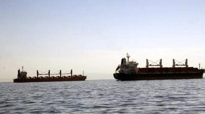  ۲ نفتکش سعودی مجبور به تغییر مسیر در دریای سرخ شدند / برخی منابع: یمن مانع عبور این دو نفتکش شده و آنها را مجبور به عقب نشینی به سمت کانال سوئز کرد - مردم سالاری آنلاین