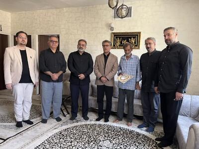مدیرکل ارشاد لرستان از استاد «مجتبی امیرینژاد» عیادت کرد