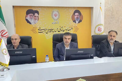 بانکها در جذب منابع و حمایت از واحدهای تولیدی مرکزی نقشآفرینی کنند