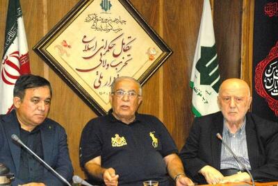 تاجرنیا: چرا باید کاری کنند که بازیکنان دو قراردادی شوند؟/ روشن: من همیشه با مربیان ایرانی موافق بودم - پارس فوتبال
