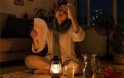  راه‌های خنک شدن در زمان بی‌برقی | ۱۰ روش کاربردی برای مقابله با گرما هنگام قطع برق