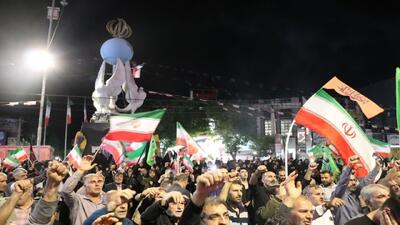  تداوم حضور مردم انقلابی نهاوند در میدان مقاومت + فیلم