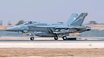 آسیب مرموز به جنگنده F/A-18 نیروی دریایی آمریکا
