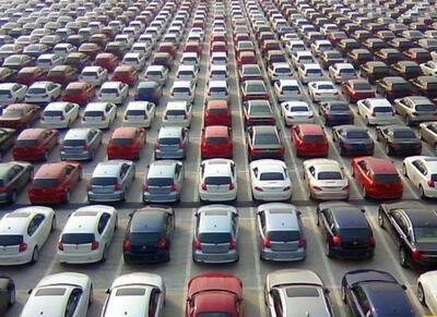 افزایش قیمت خودروها فراتر از توان پسانداز حقوق بگیران - اکونیوز