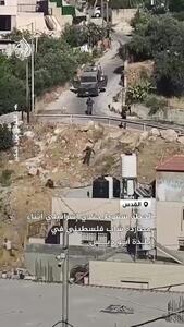 لحظه سقوط سرباز اسرائیلی هنگام تعقیب یک جوان فلسطینی