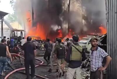 ویدئو؛ کشته شدن دو نیروی هندی در حمله بمب‌گذاری به ایست‌بازرسی