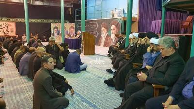  مراسم بزرگداشت رهبر شهید در جماران/ سید حسن خمینی و پسرش در کنار هم نشستند/ مهدی هاشمی هم بود + تصاویر