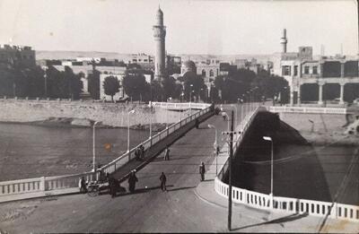  عکس/ تصویر جالبی از یک مغازه میوه‌فروشی در قم در دهه ۶۰