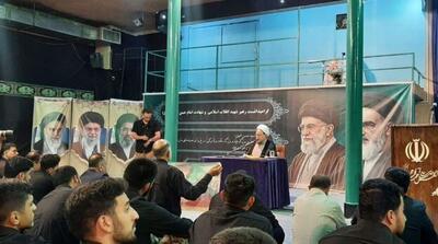  همه کسانی که از ولایت سخن می‌گویند کتاب «باشکوه‌ترین نرمش قهرمانانه تاریخ» را بخوانند - مردم سالاری آنلاین
