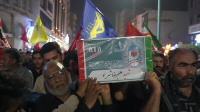  تشییع بقایای تازه تفحص شده شهدای مدرسه  میناب در اجتماع مردم بندرعباس
