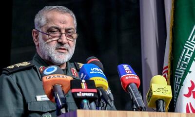  سردار شکارچی: آمریکایی‌ها هر سلاحی برای جنگ جهانی سوم کنار گذاشته بودند علیه ایران بکار گرفتند