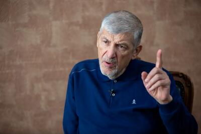  فرمانده پیشین سپاه: اگر آمریکا خارک را بگیرد روزی ۱۰۰۰ موشک روی آن می‌ریزیم