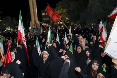  طنین شعار «مرگ بر منافق» در میدان شهید بجنورد