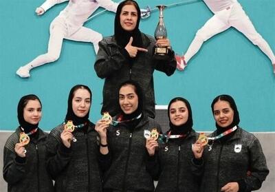  دختران فلوریست چادرملو اردکان بر سکوی قهرمانی لیگ برتر شمشیربازی - تسنیم