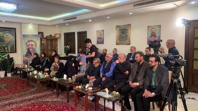 مجریان تلویزیون در منزل علی لاریجانی/ او معمار دیپلماسی رسانهای ایران اسلامی بود
