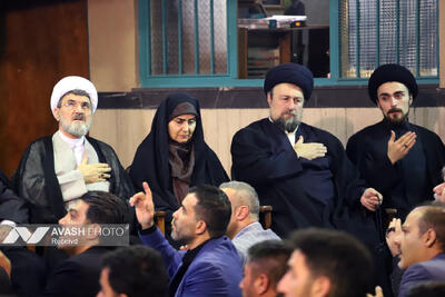  مراسم بزرگداشت رهبر شهید در حسینیه جماران