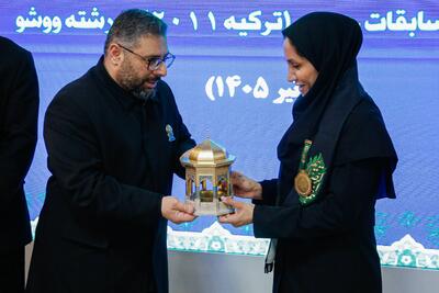  مراسم اهدای مدال محبوبه کریمی به موزه آستان قدس رضوی