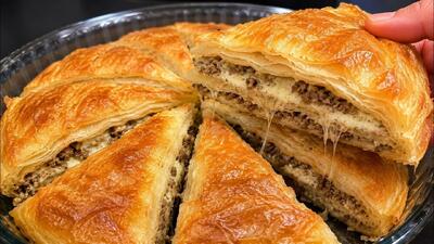  طرز تهیه بورک لایه ای و ترد با خمیر بدون وردنه در خانه