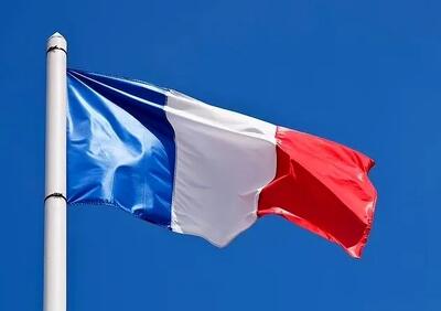 فرانسه دیپلماتهای خود را به دلیل تنشهای اخیر از تهران خارج کرد