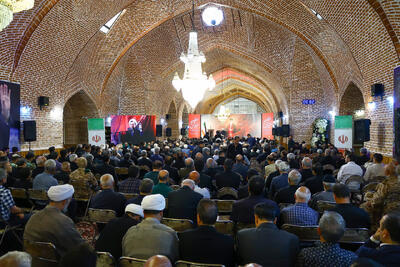 مراسم خونخواهی رهبر شهید در تبریز با حضور گسترده بازاریان و اقشار مردم