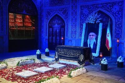  عکس | رونمایی از نماد مزار مطهر رهبر شهید انقلاب در میدان آزادی - تسنیم