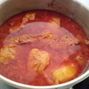 آدینه ای پر خیر وبرکت و شادی در پیش رو داشته باشید آبگوشت خوشمزه تقدیم نگاهتان 😋😋😋😋