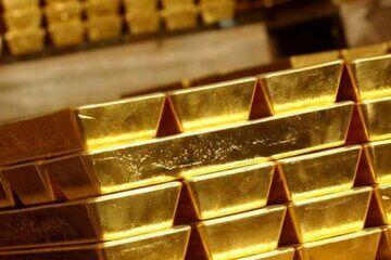 کاهش قیمت جهانی طلا همزمان با صعود قیمت نفت به بالای ۱۰۰ دلار