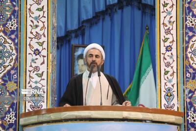  امام جمعه ایلام: کنترل راهبردی تنگه هرمز دشمنان را به التماس می‌اندازد