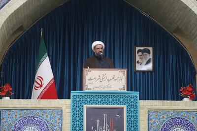 امام جمعه همدان: سبک جنگی نیروهای مسلح دشمن را مستأصل کرده است