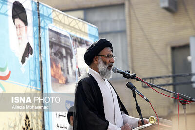  امام جمعه اهواز: هیمنه نظامی آمریکا در منطقه شکسته شده است