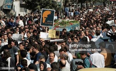  بگذارید این وطن بار دیگر وطن شود، سرزمینی که در آن هر انسانی آزاد باشد/ احمد شاملو از زبان چهره‌ها؛ از خسرو شکیبایی تا شهاب حسینی