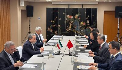  عراقچی در دیدار همتای چینی خود: ناامنی در تنگه هرمز ناشی از پیمان‌شکنی آمریکاست