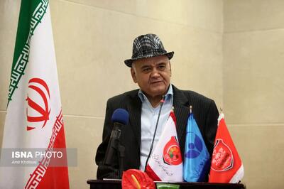 اکبر عبدی در مراسم رونمایی از پیراهن جدید پرسپولیس