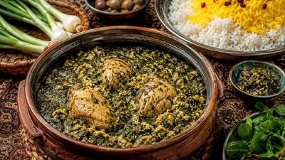 طرز تهیه سیر قلیه به روش اصیل گیلانی؛ خورشتی خوش عطر با سیر تازه و تخم مرغ که طعم شمال را به سفره شما می آورد