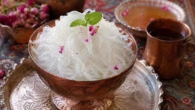 طرز تهیه رشته فالوده خانگی با روشی جدید؛ بدون دستگاه و با بافتی کشدار و حرفه ای